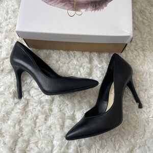 Jessica Simpson Black Pumps - Size 7